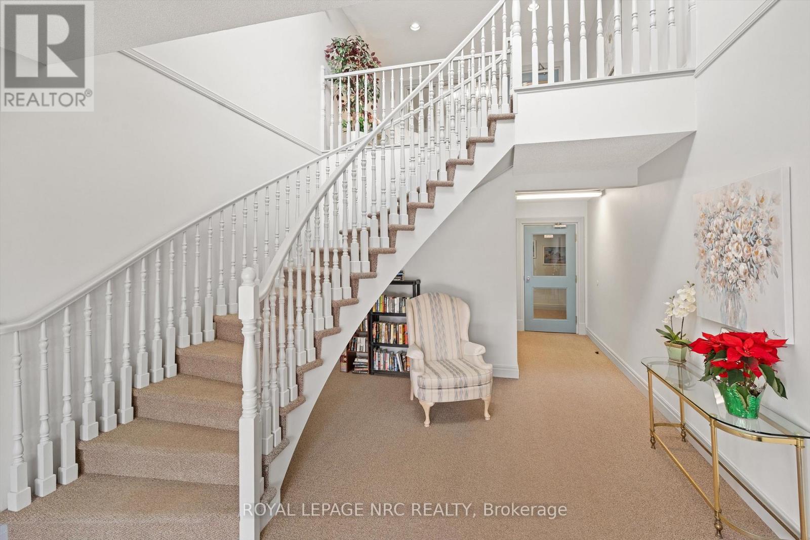 433 Linwell Unit 202 photo 4