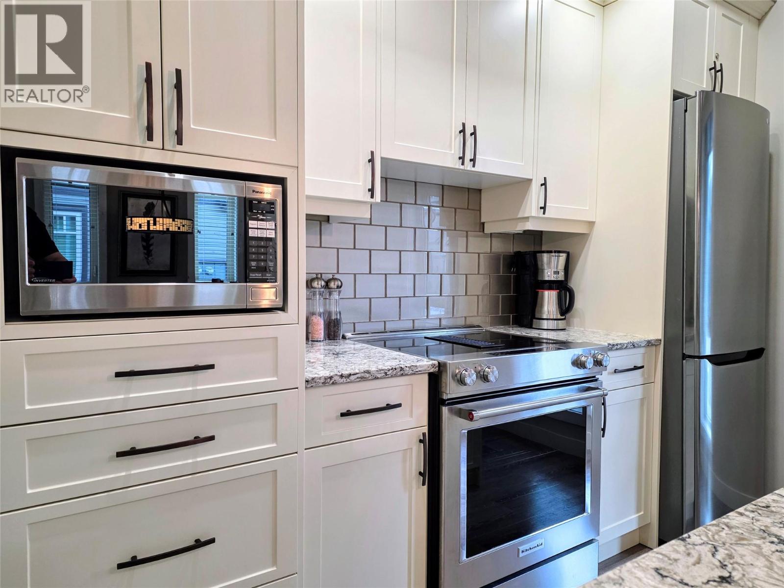 900 Bighorn Boulevard Unit# 919, Radium Hot Springs