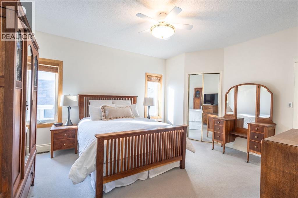 Single Family House Bi-level for Sale in  Hawkland Place NW Hawkwood Calgary 