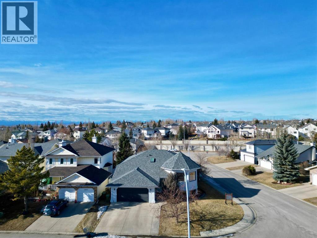 Single Family House Bi-level for Sale in  Hawkland Place NW Hawkwood Calgary 