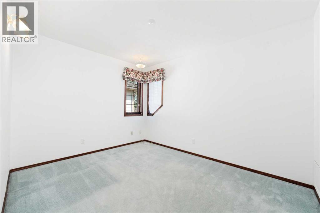 Single Family House for Sale in  Evergreen Hill SW Evergreen Calgary 