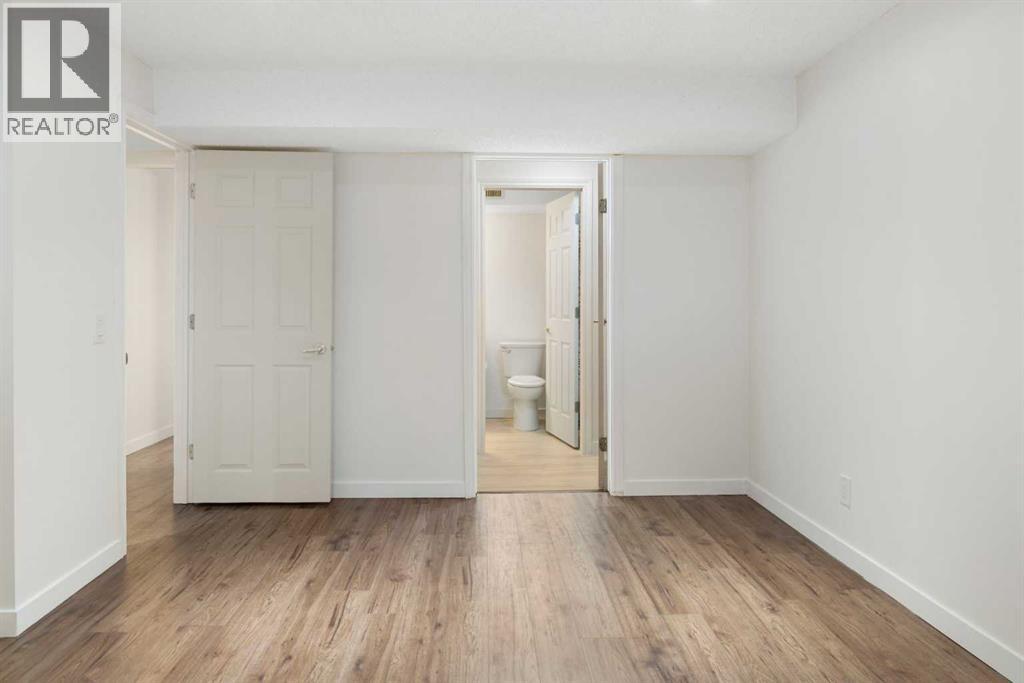 Single Family House for Sale in  Deer Ridge Close SE Deer Ridge Calgary 