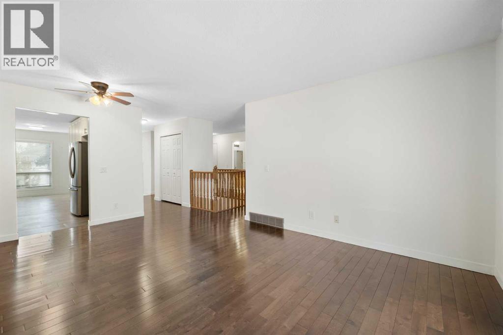 Single Family House for Sale in  Deer Ridge Close SE Deer Ridge Calgary 