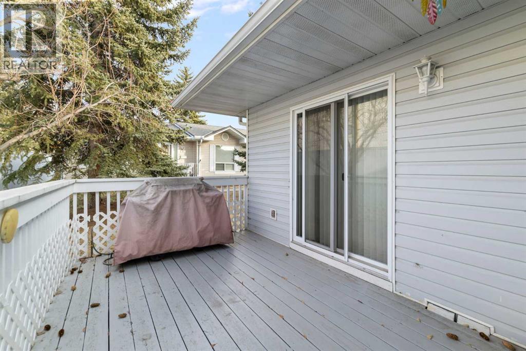 Single Family House for Sale in  Deer Ridge Close SE Deer Ridge Calgary 