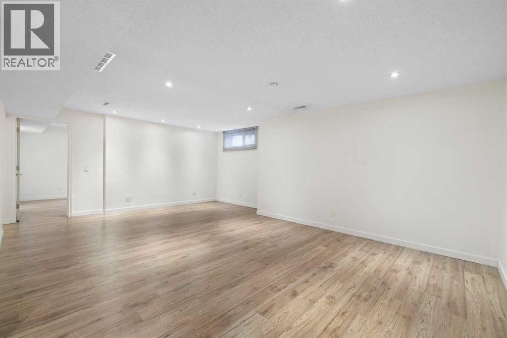 Single Family House for Sale in  Deer Ridge Close SE Deer Ridge Calgary 