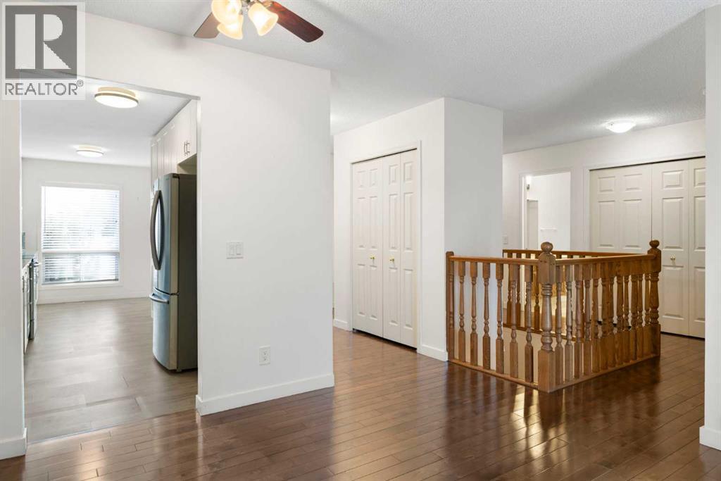 Single Family House for Sale in  Deer Ridge Close SE Deer Ridge Calgary 