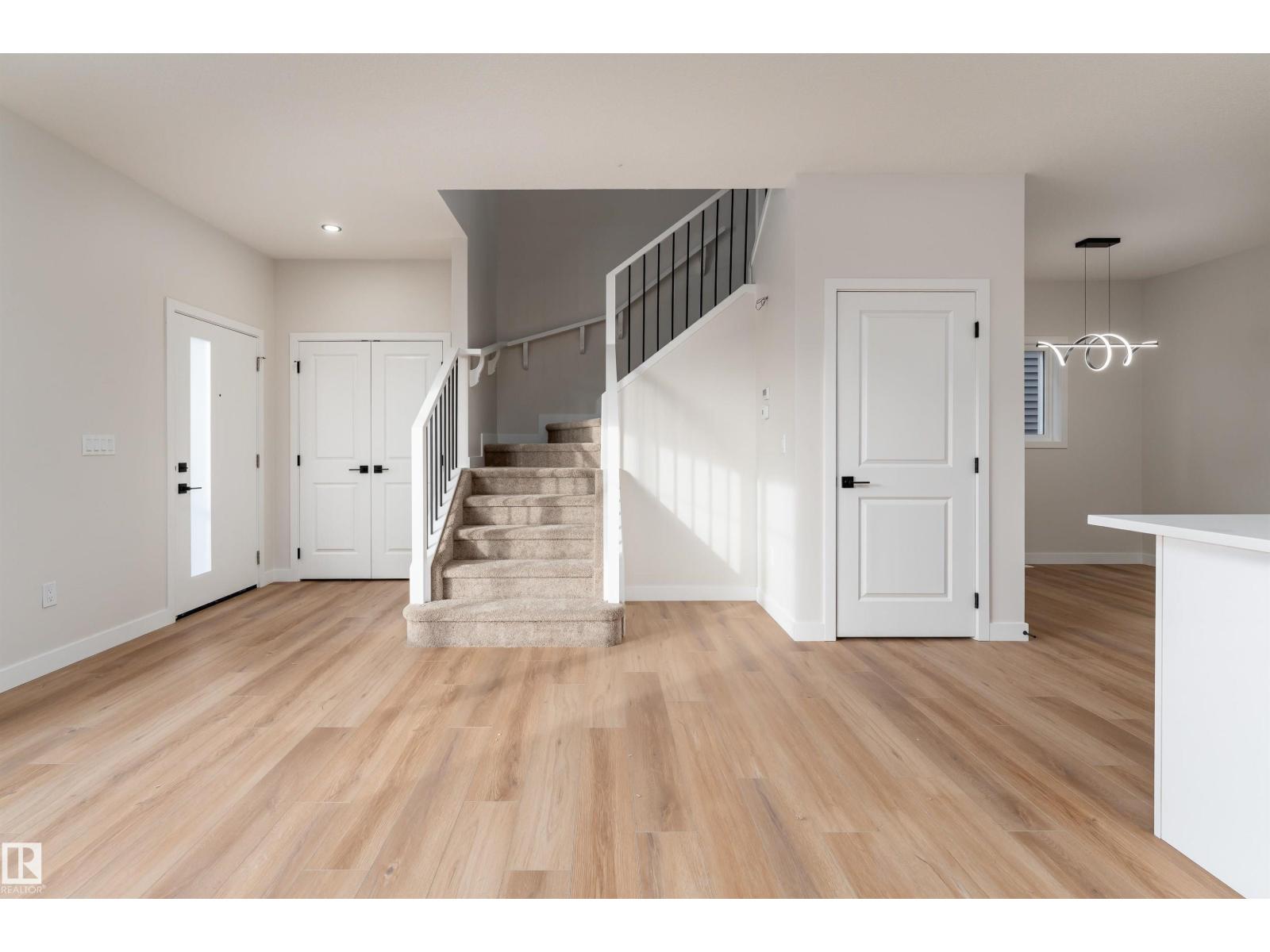 30 WESTWYCK LI - 13