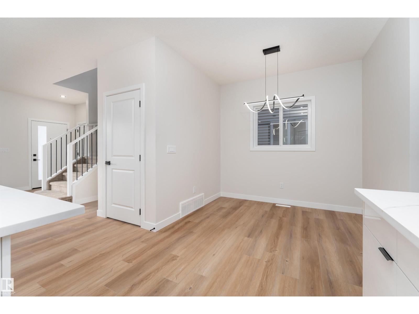 30 WESTWYCK LI - 14