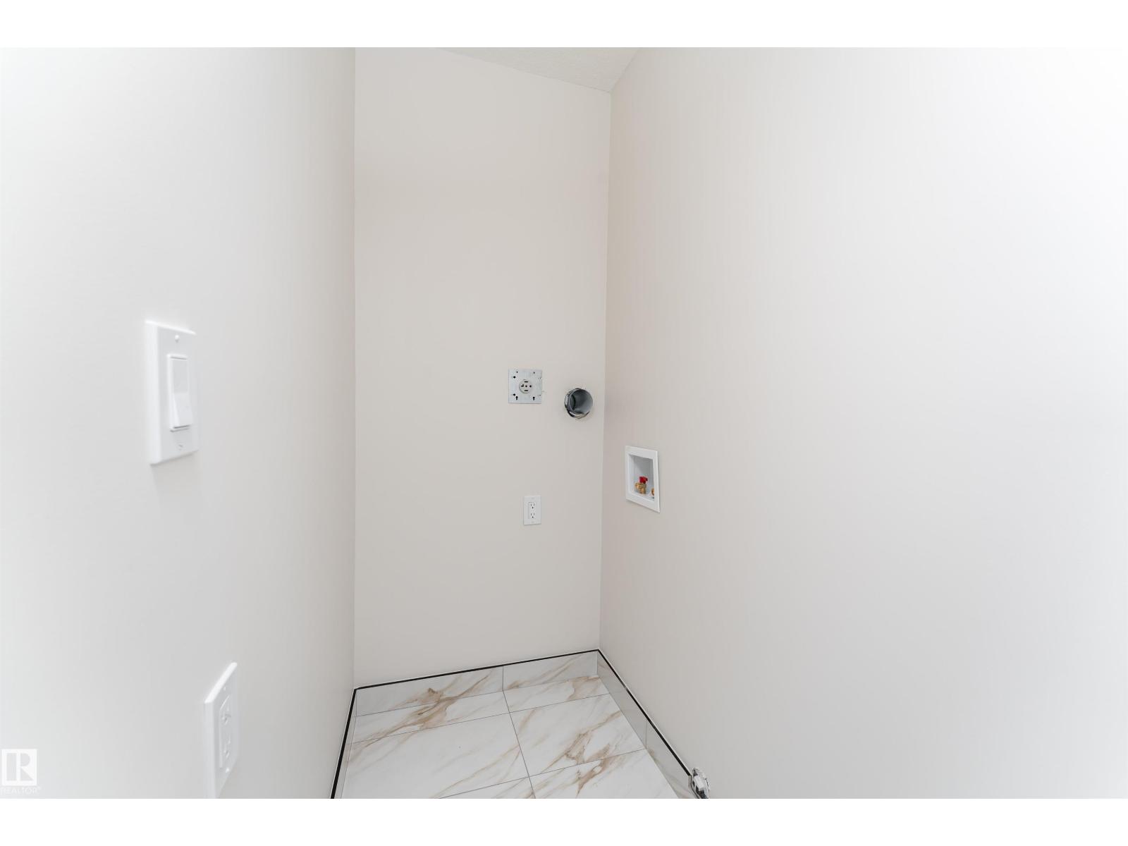 30 WESTWYCK LI - 42