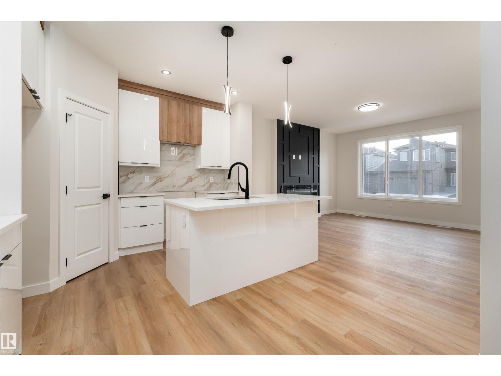 30 WESTWYCK LI - 5