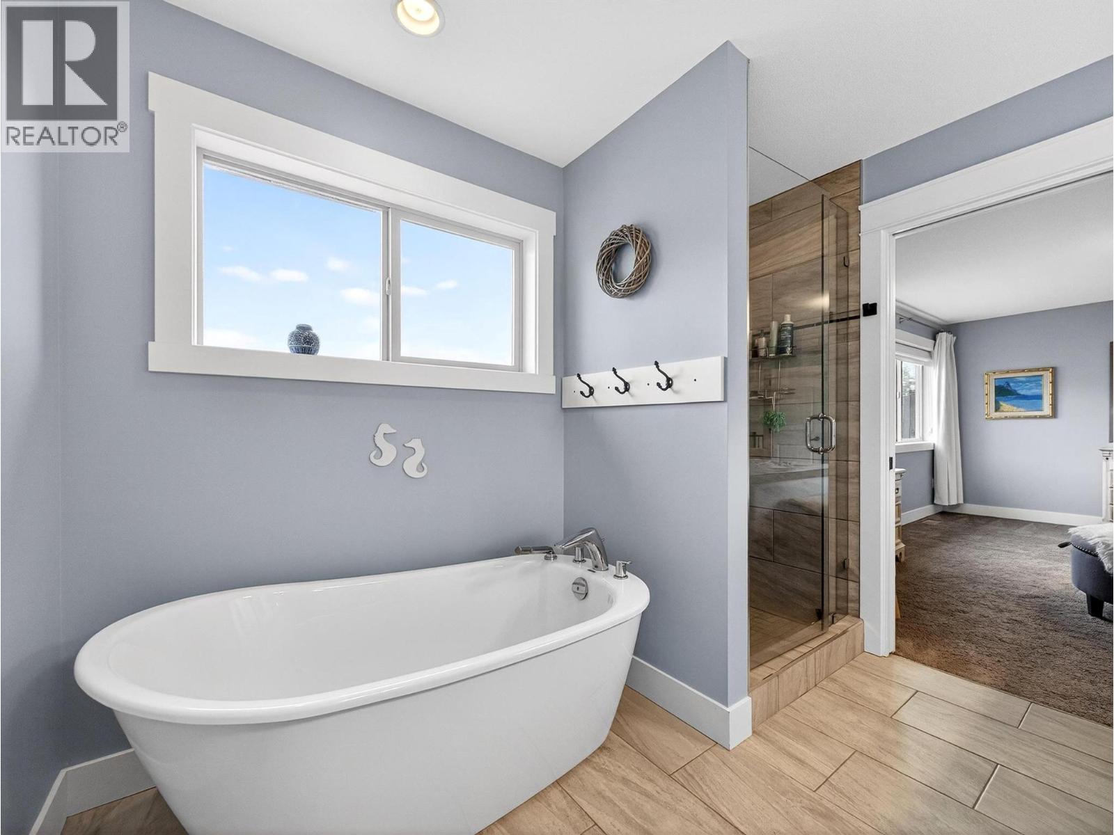 2371 Paramount Drive, West Kelowna