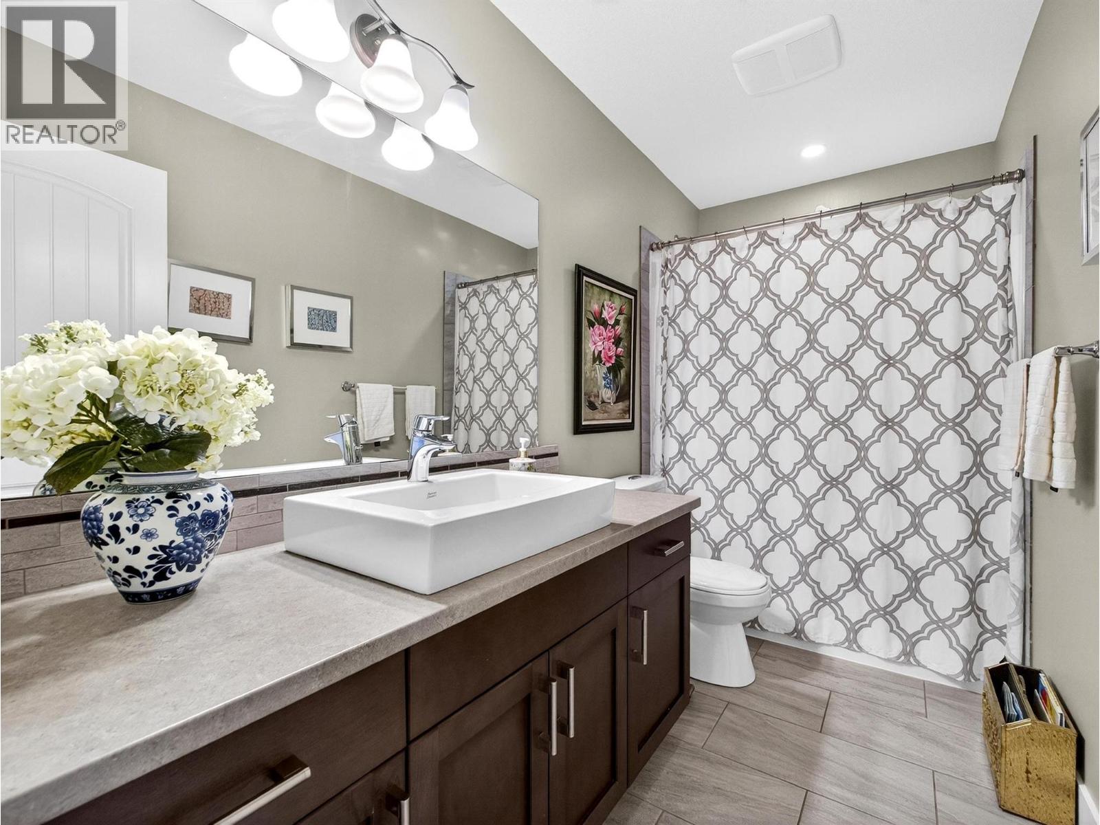 2371 Paramount Drive, West Kelowna