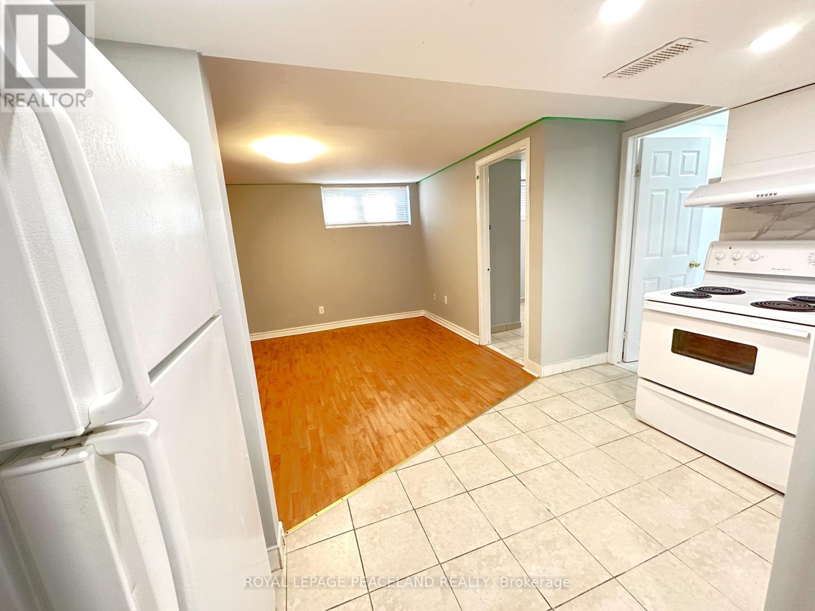 423 OSIRIS DRIVE - Photo 3 of 17, Richmond Hill (Crosby), Ontario