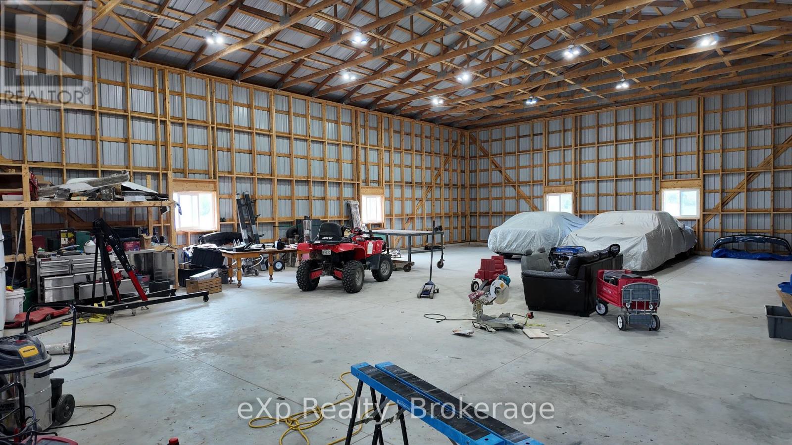 1337 BRUCE ROAD 15 - 33
