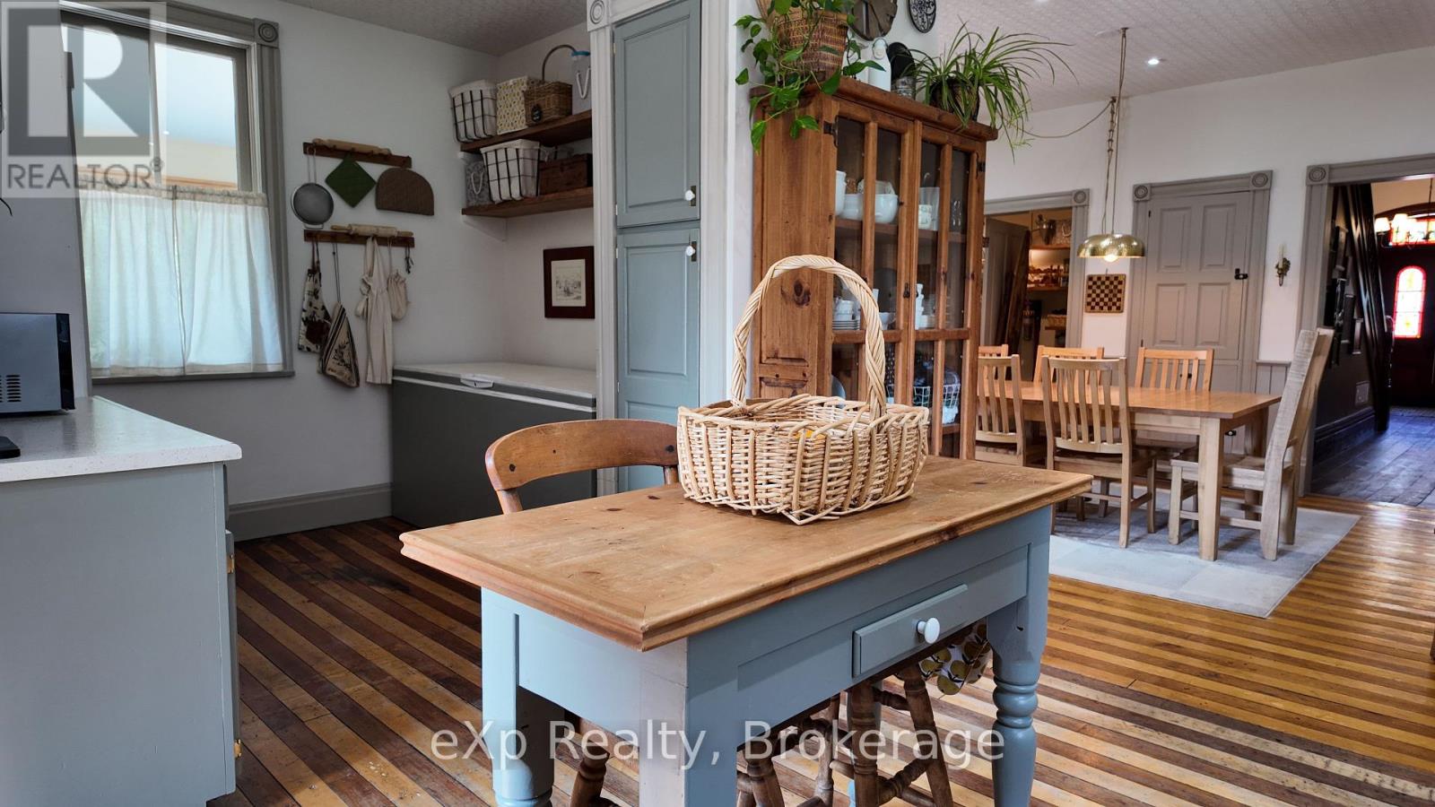 1337 BRUCE ROAD 15 - 4