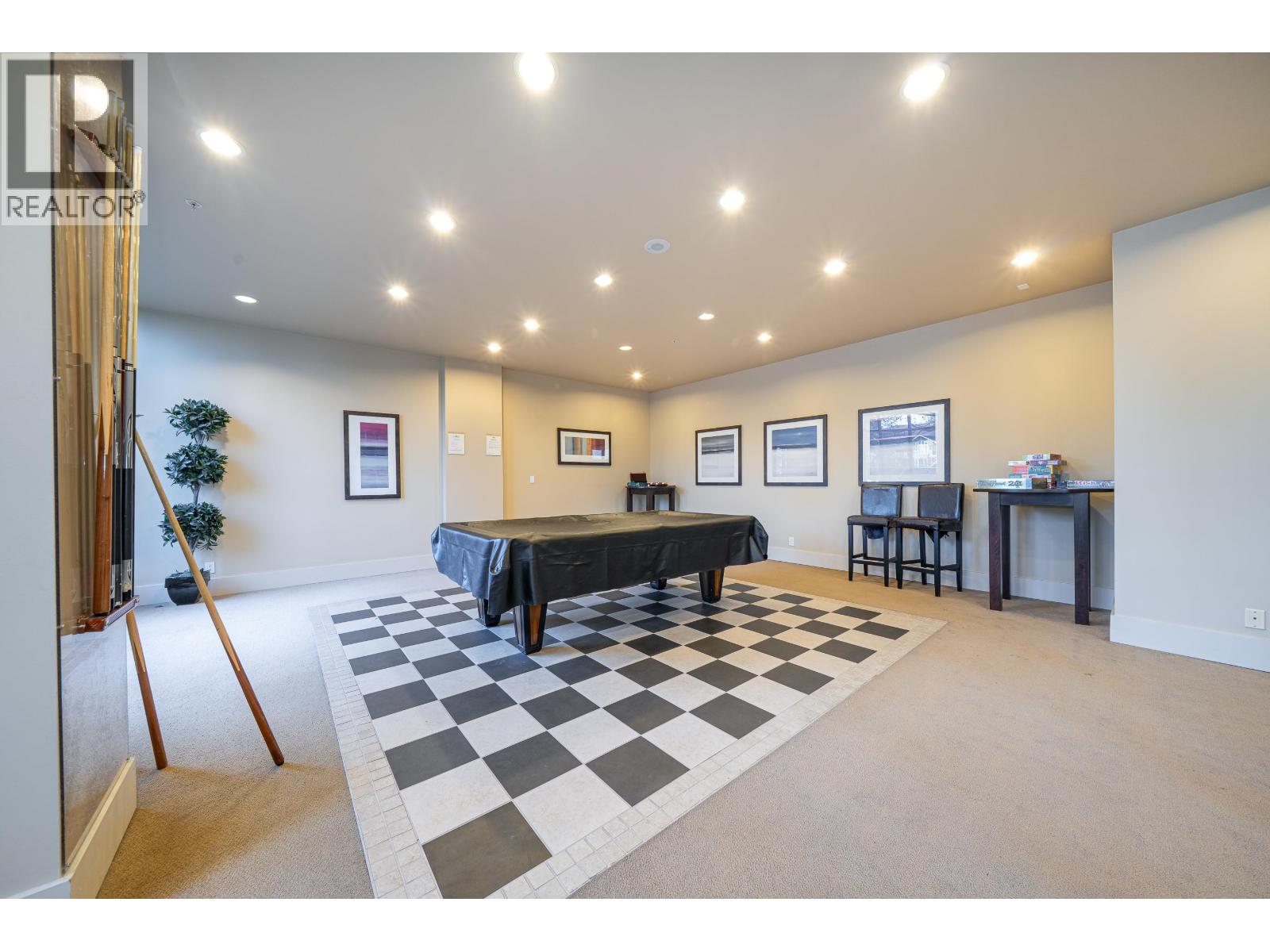 804 15 E ROYAL AVENUE, New Westminster