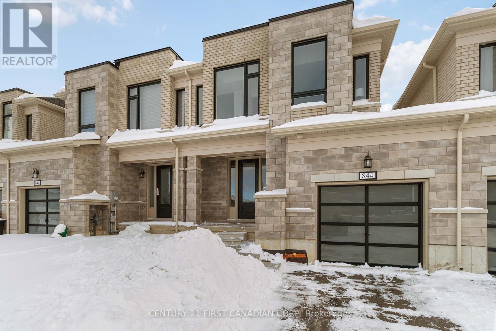 844 SOBESKI AVENUE - Photo 3 of 28, Woodstock (Woodstock - North), Ontario