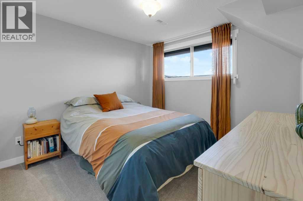 Multi-family House Bi-level for Sale in /  Avenue NW Bowness Calgary 