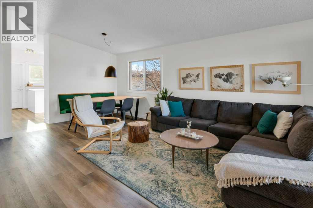 Multi-family House Bi-level for Sale in /  Avenue NW Bowness Calgary 