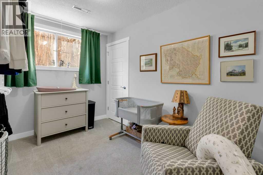 Multi-family House Bi-level for Sale in /  Avenue NW Bowness Calgary 