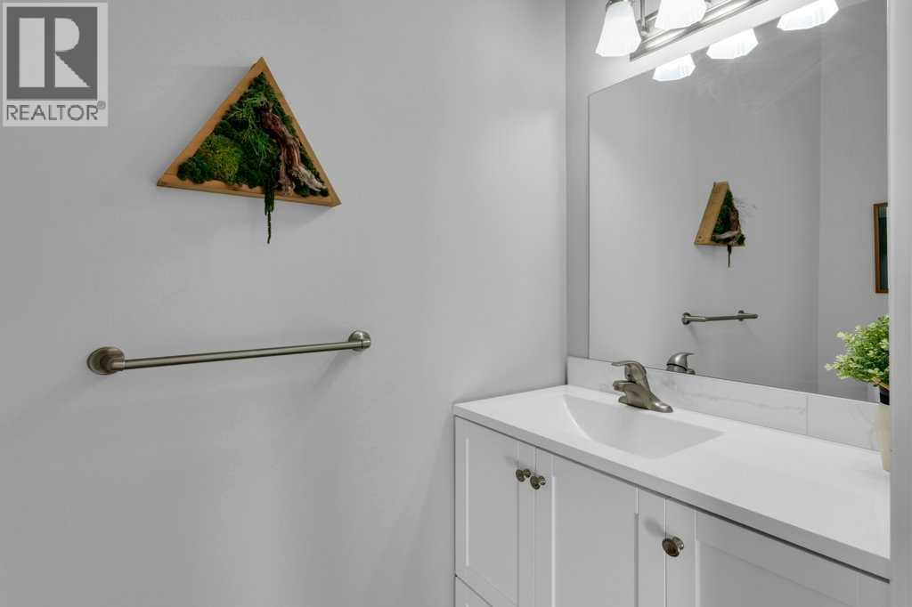 Multi-family House Bi-level for Sale in /  Avenue NW Bowness Calgary 