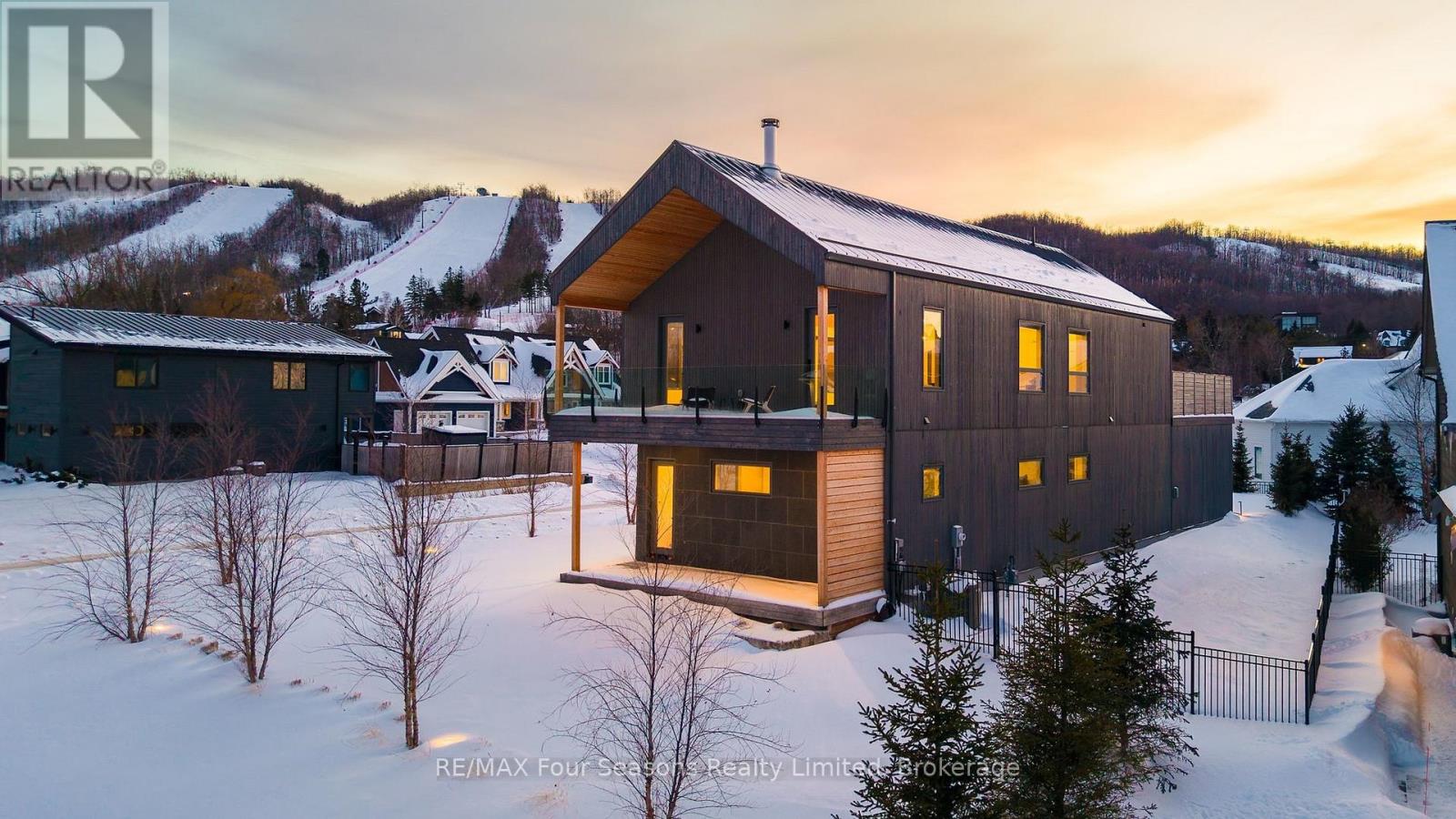 126 COURCHEVEL CRESCENT - 2