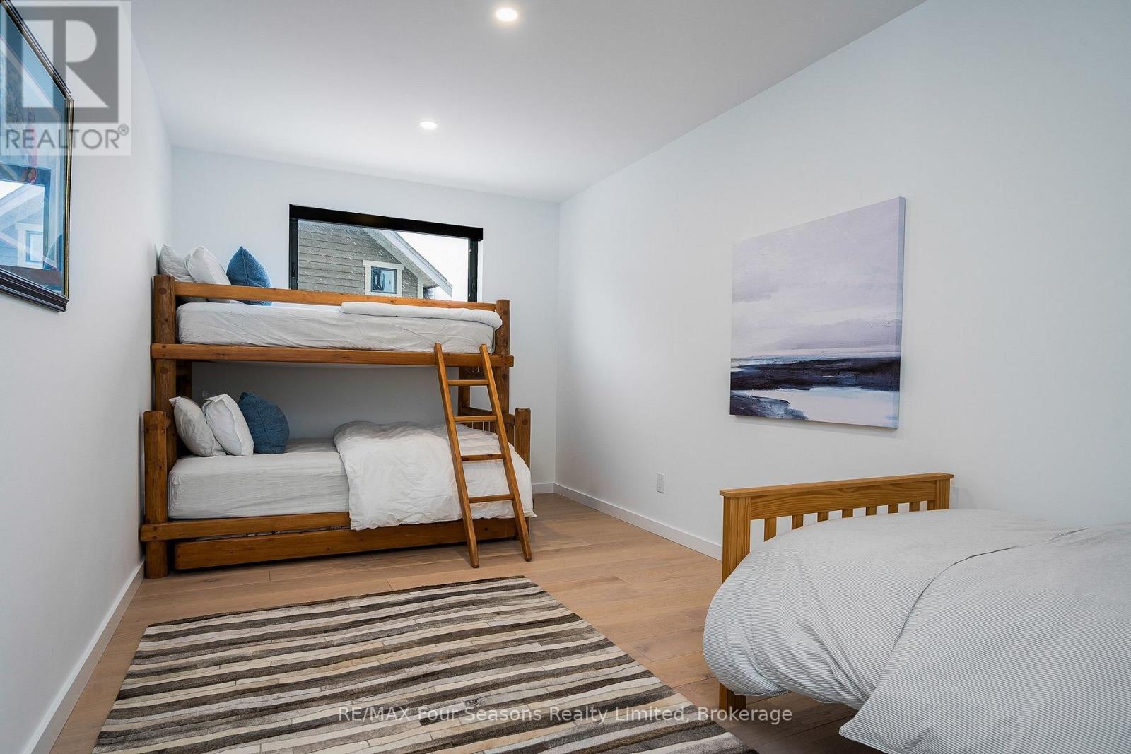 126 COURCHEVEL CRESCENT - 21