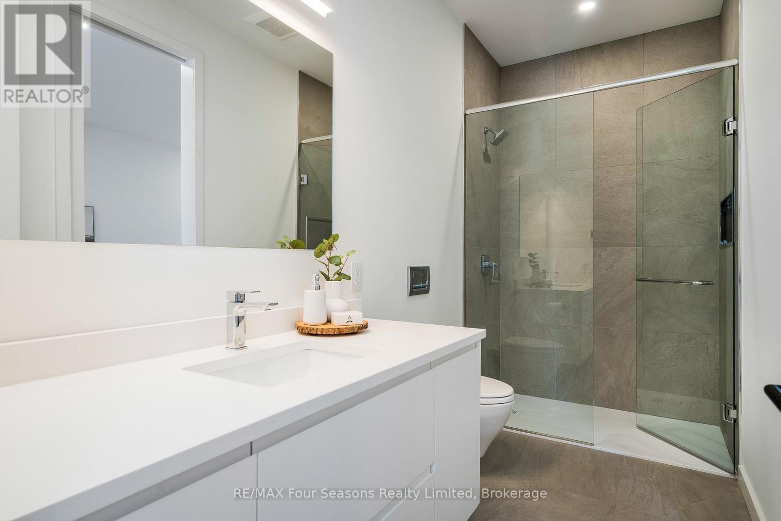 126 COURCHEVEL CRESCENT - 24