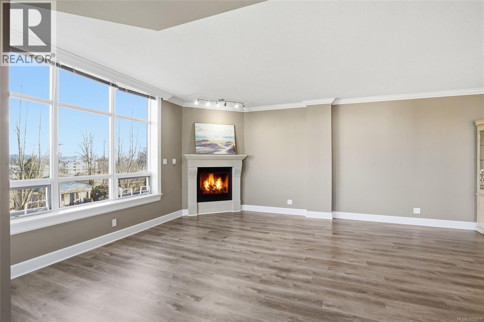 201 225 Rosehill St, Nanaimo