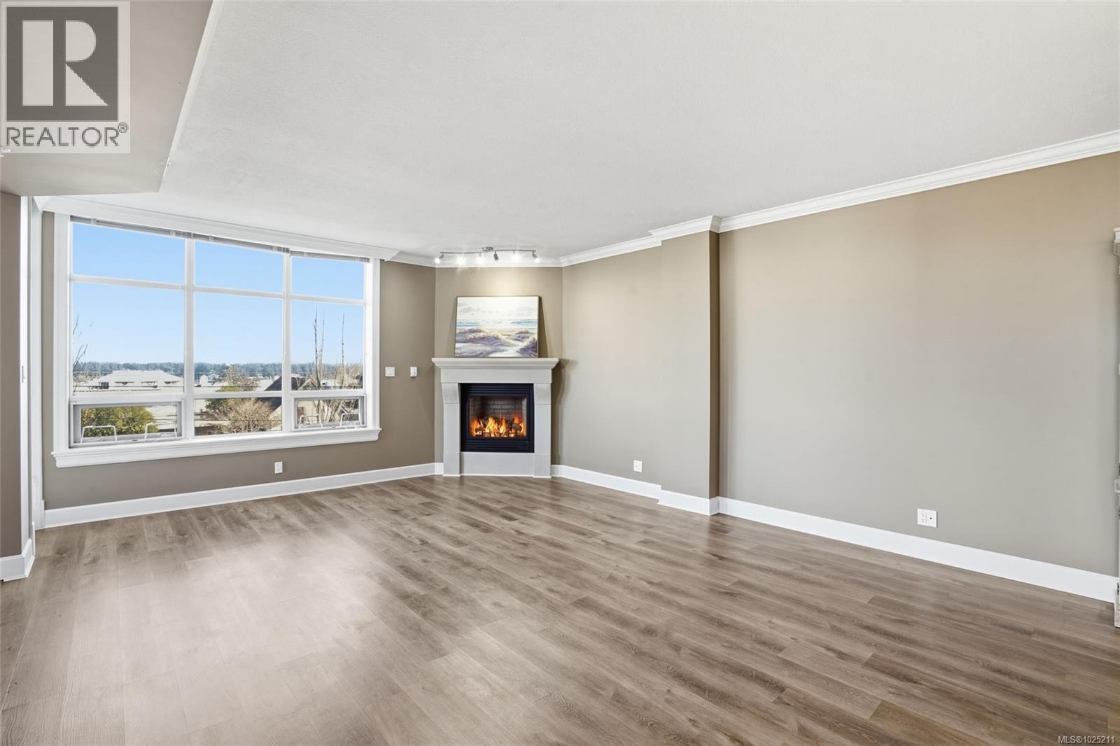 201 225 Rosehill St, Nanaimo