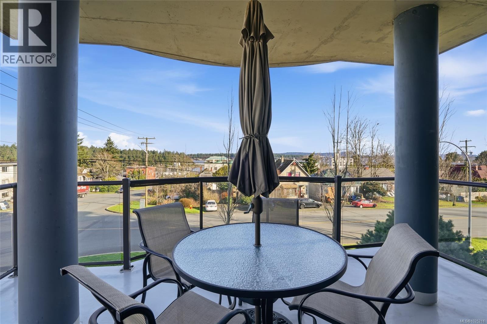 201 225 Rosehill St, Nanaimo