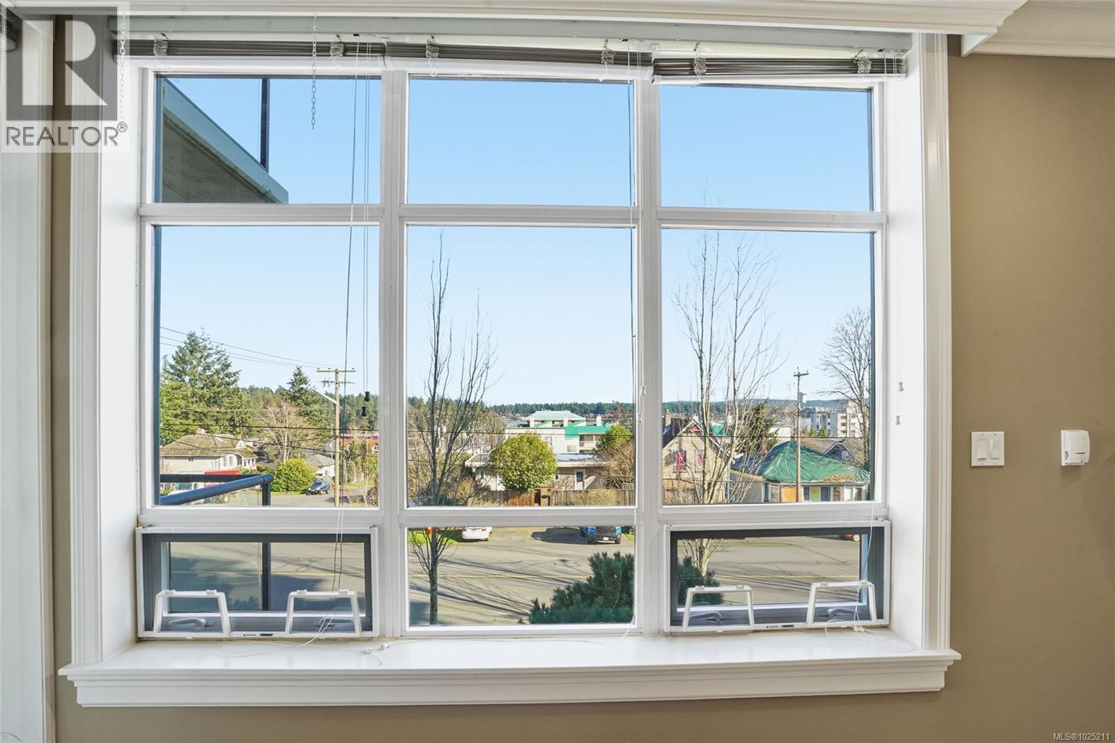 201 225 Rosehill St, Nanaimo