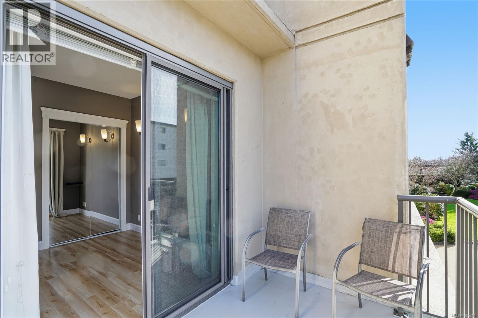 201 225 Rosehill St, Nanaimo