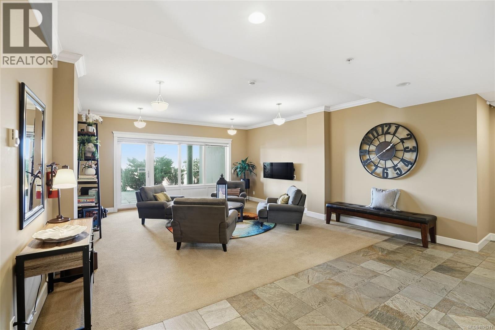 201 225 Rosehill St, Nanaimo