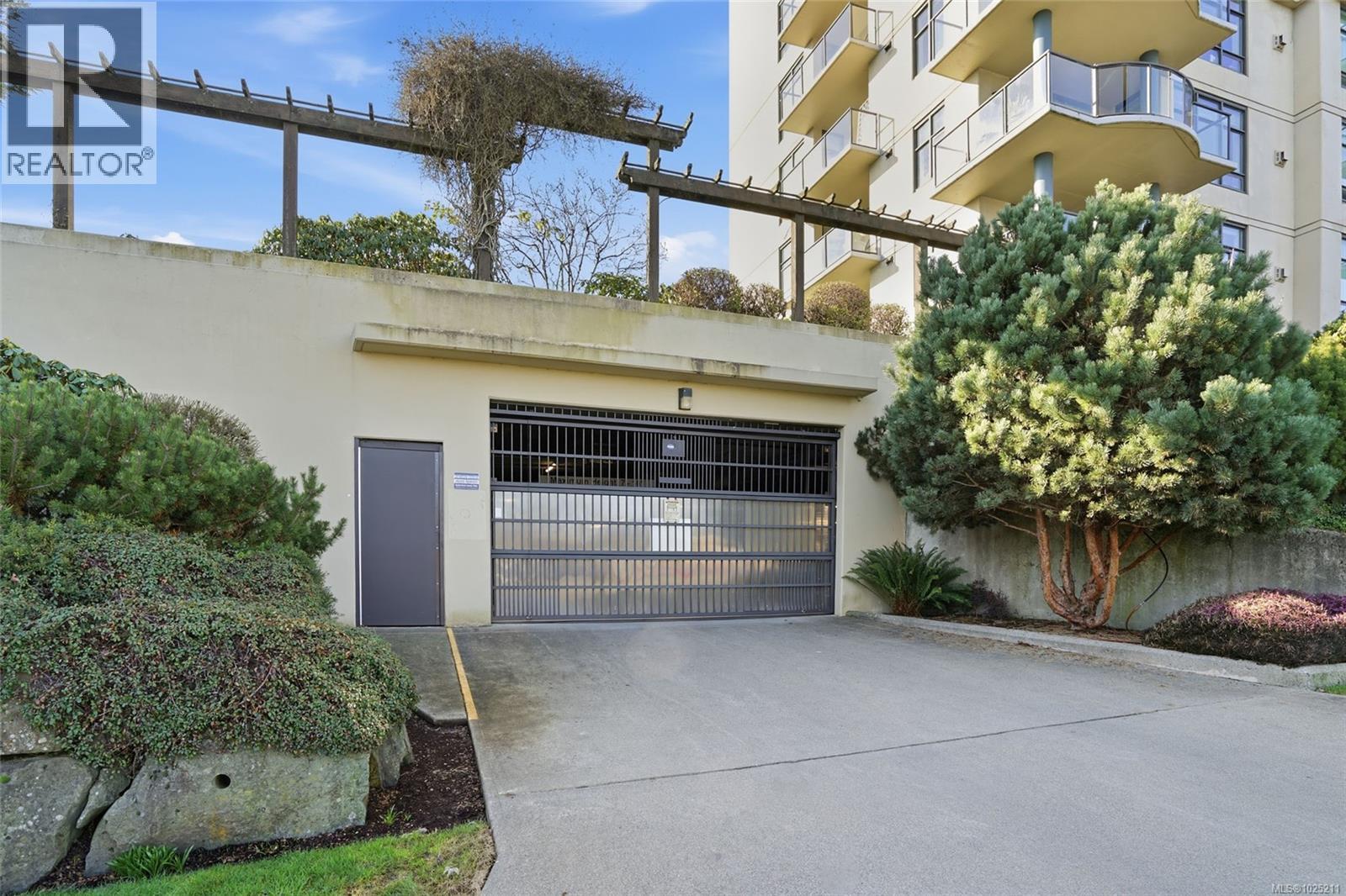 201 225 Rosehill St, Nanaimo