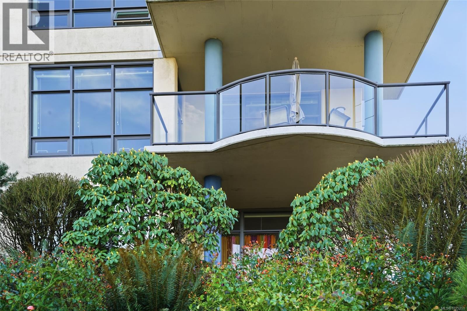 201 225 Rosehill St, Nanaimo