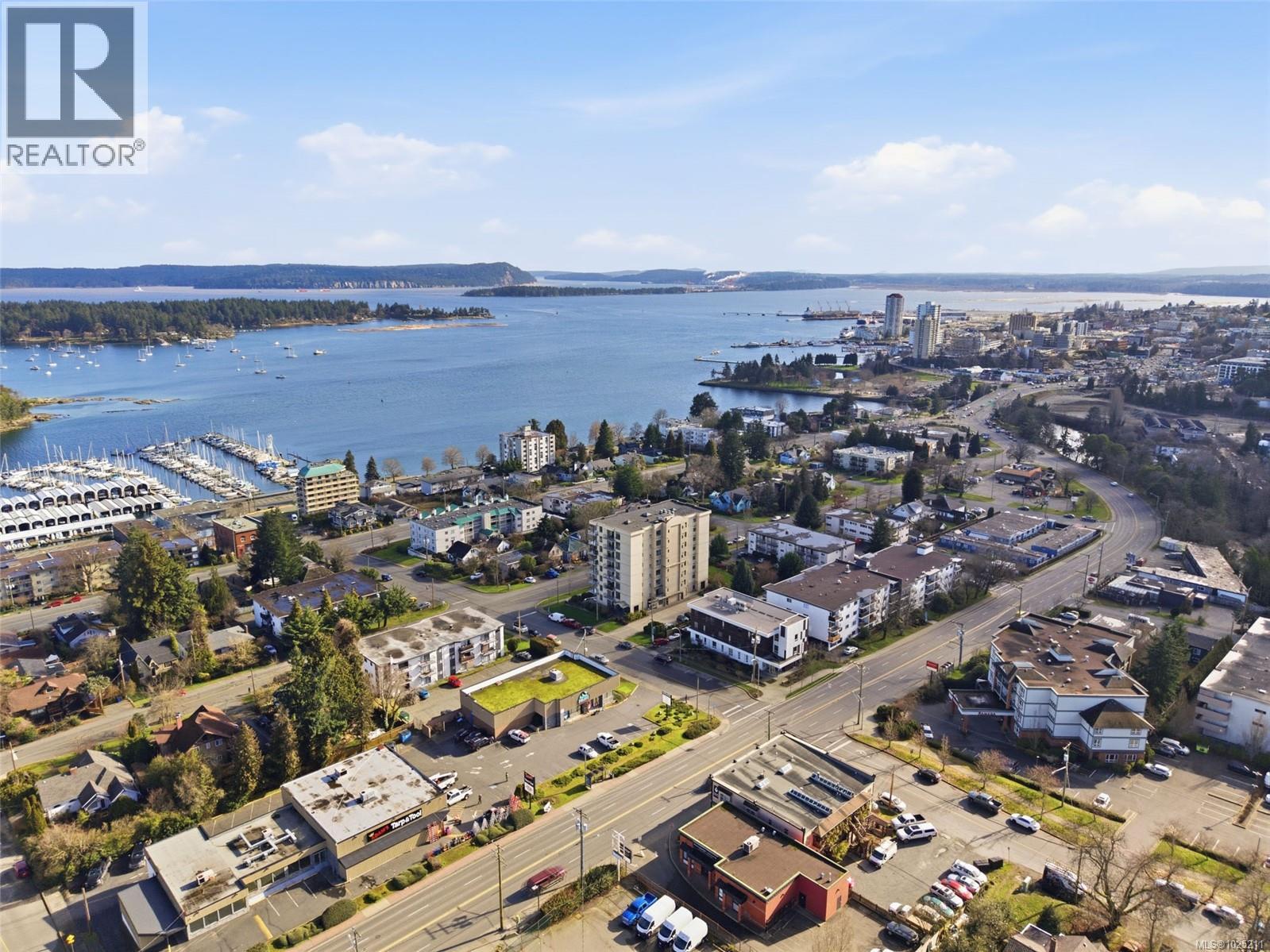 201 225 Rosehill St, Nanaimo