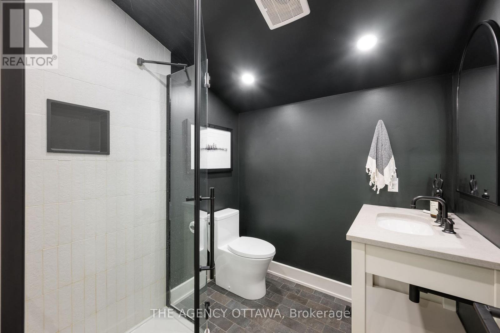 36 CRESTVIEW DRIVE - 20