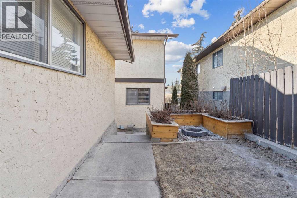 Single Family House for Sale in  Edgehill Drive NW Edgemont Calgary 