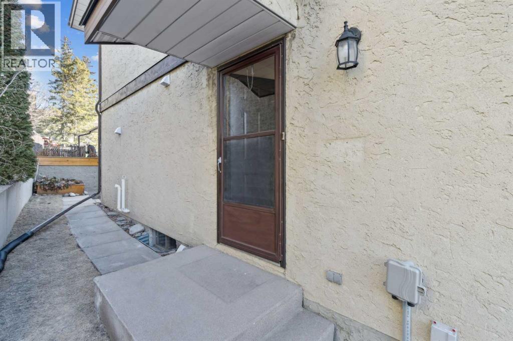 Single Family House for Sale in  Edgehill Drive NW Edgemont Calgary 