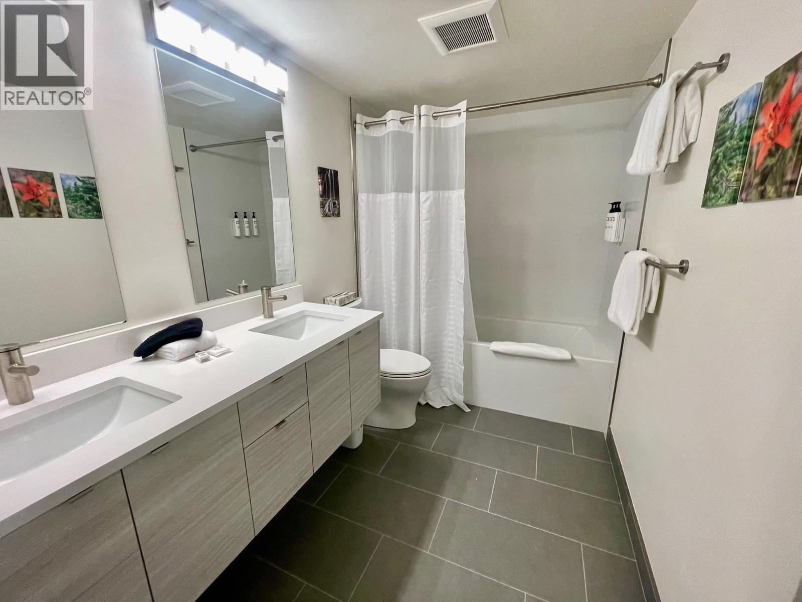 Week 2 220-4910 SPEARHEAD PLACE, Whistler