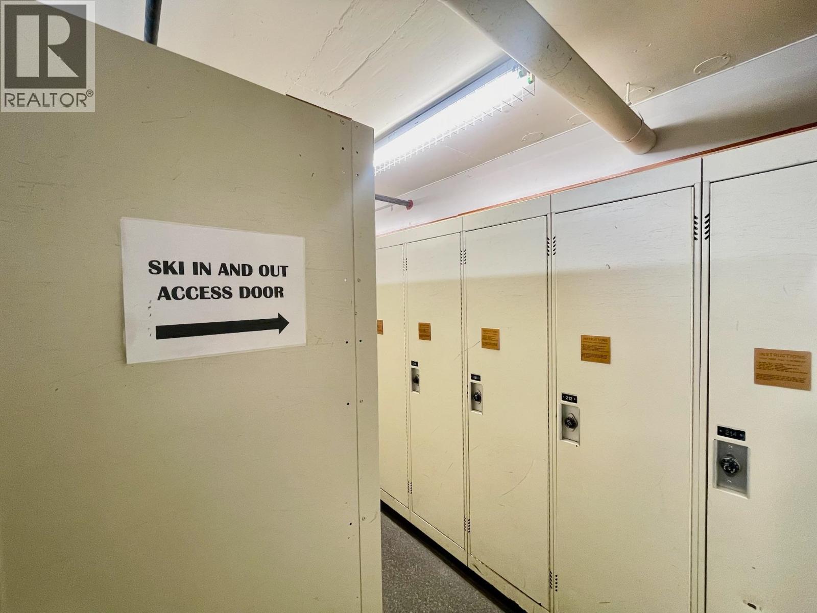 Week 2 220-4910 SPEARHEAD PLACE, Whistler