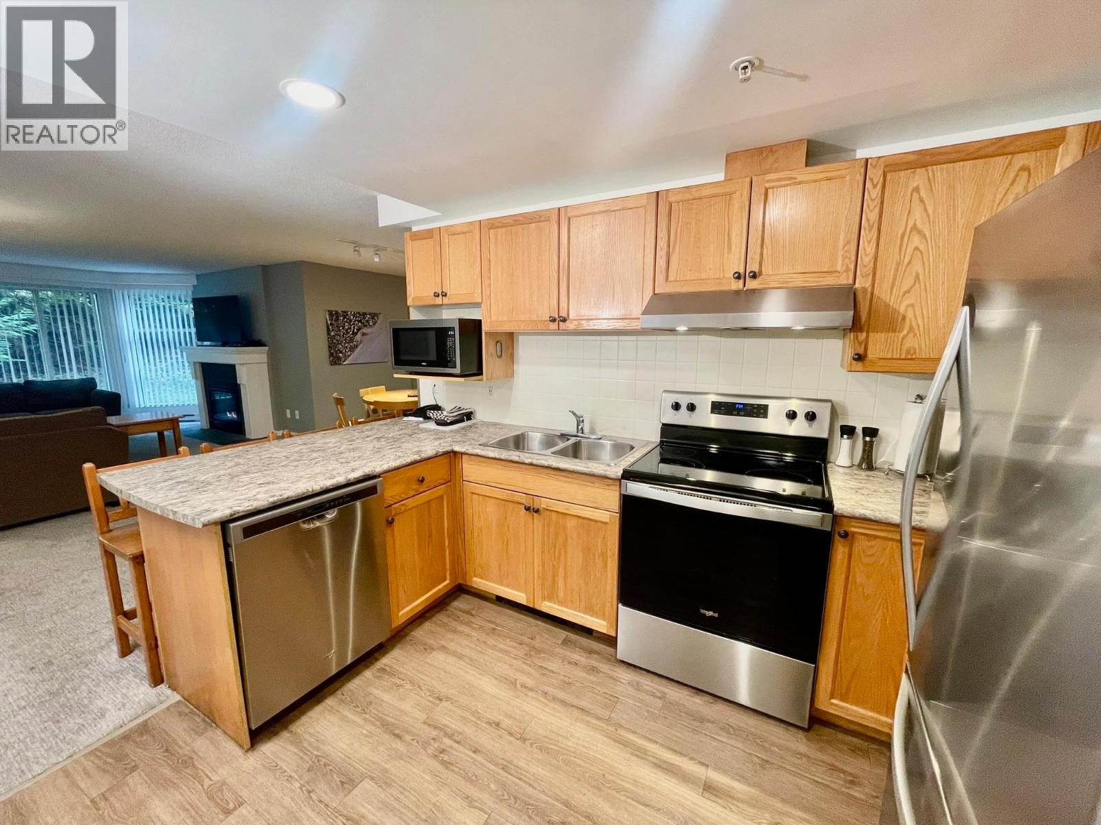 Week 2 220-4910 SPEARHEAD PLACE, Whistler