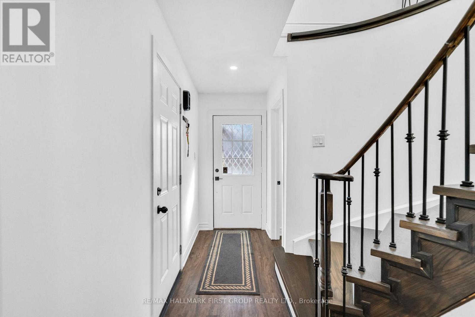 99 Turnberry photo 4