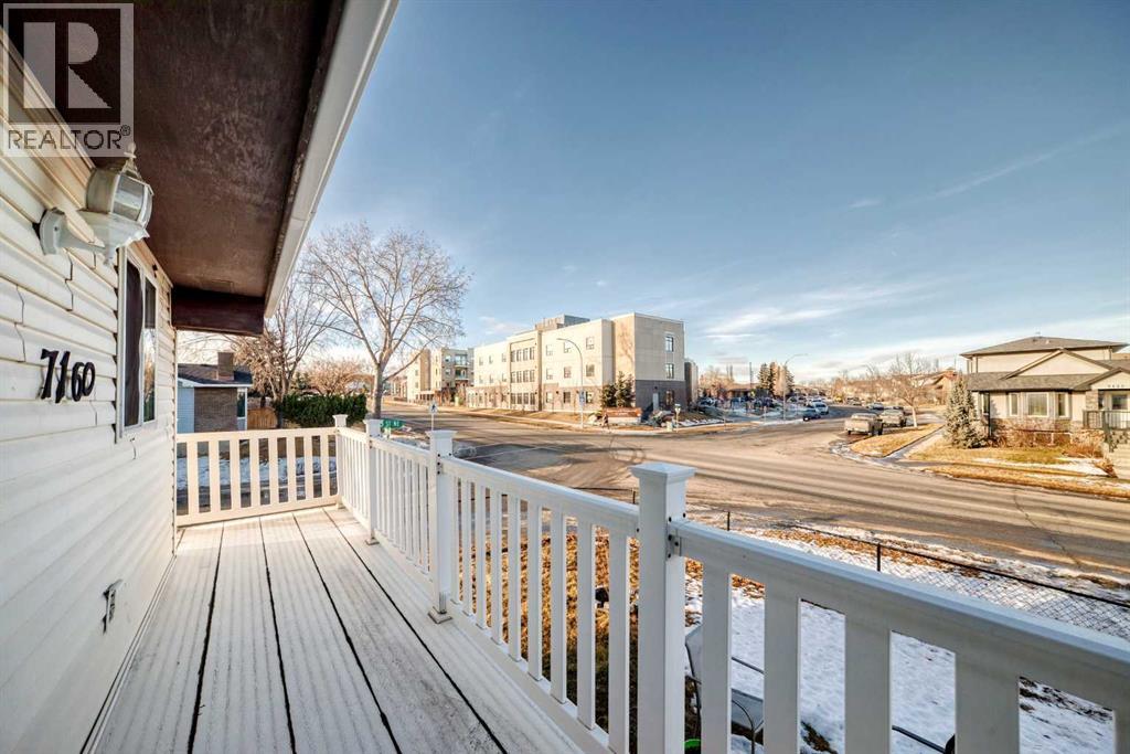 Single Family House Bi-level for Sale in  Temple Drive NE Temple Calgary 