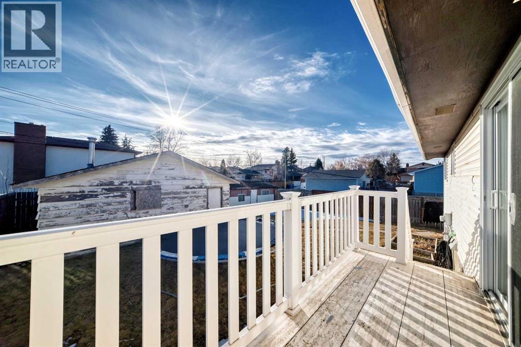 Single Family House Bi-level for Sale in  Temple Drive NE Temple Calgary 