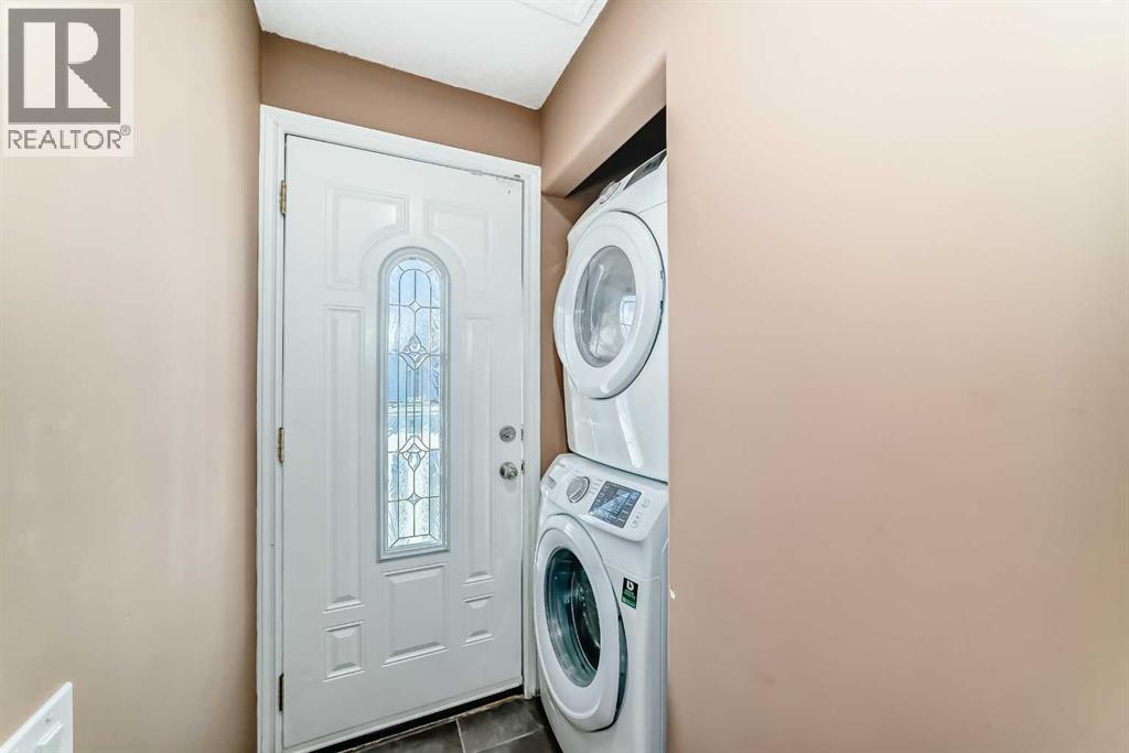 Single Family House Bi-level for Sale in  Temple Drive NE Temple Calgary 