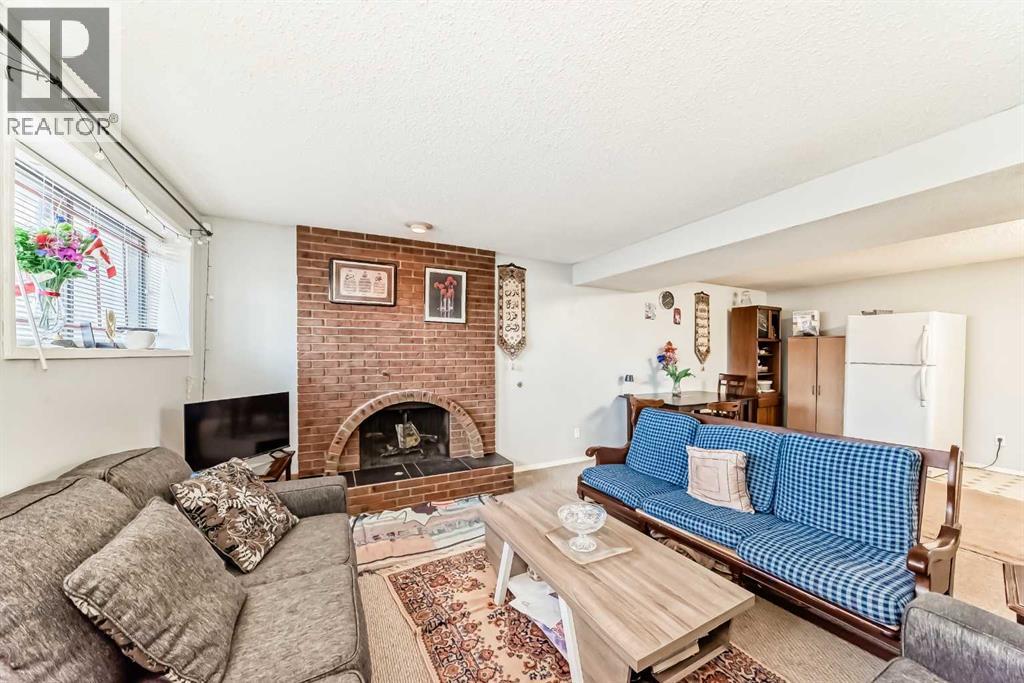 Single Family House Bi-level for Sale in  Temple Drive NE Temple Calgary 