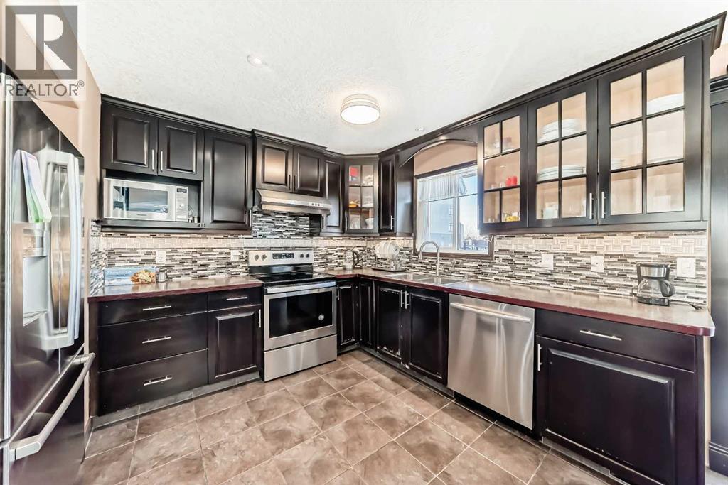 Single Family House Bi-level for Sale in  Temple Drive NE Temple Calgary 