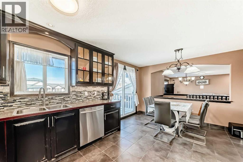 Single Family House Bi-level for Sale in  Temple Drive NE Temple Calgary 